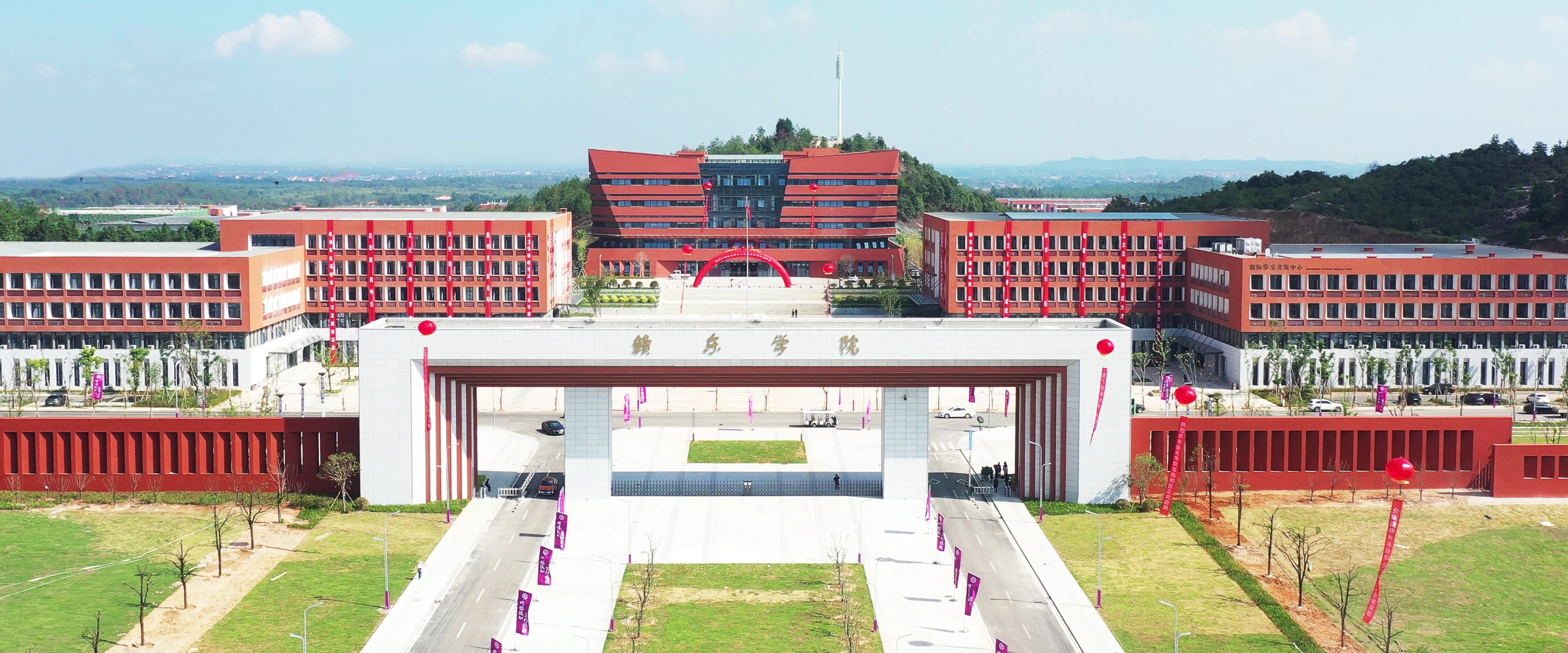 校园南门图